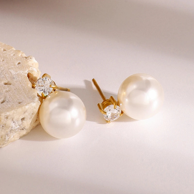 Wendy Pearl Earrings