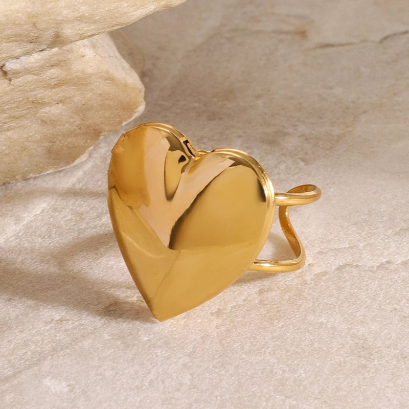 Amoria Ring