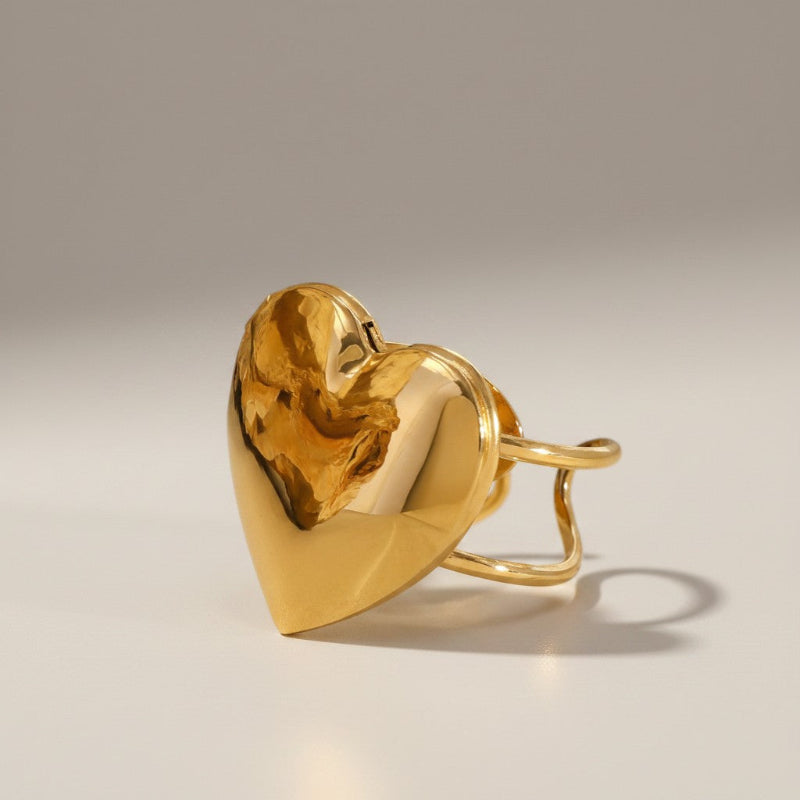 Amoria Ring
