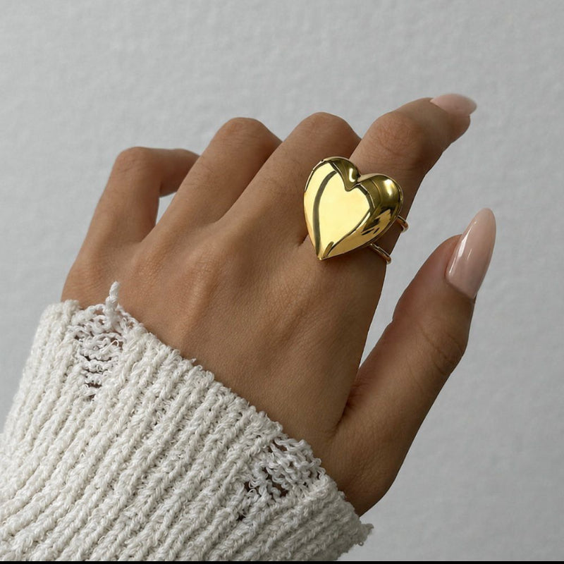 Amoria Ring